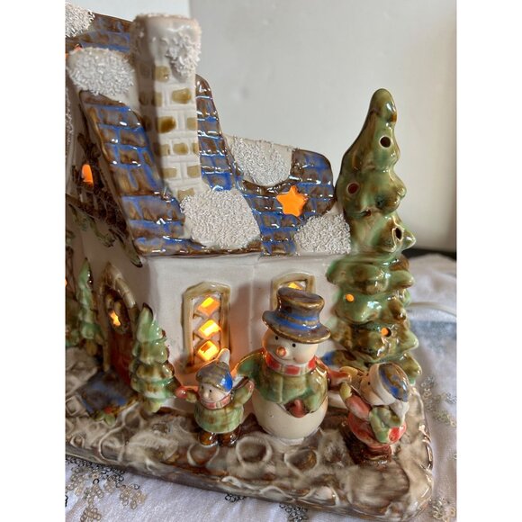 Ceramic Christmas Village Light-Up House With Santa & Snowmen Large Vintage - Picture 3 of 12